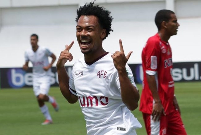 Claudinho ganhou espaço na Ferroviária após boa performance na Copa São Paulo