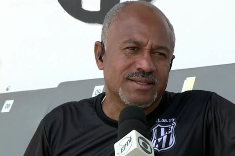 Tiãozinho fala sobre questões sociais fortes no Brasil e sobre a situação da Ponte Preta no Paulistão