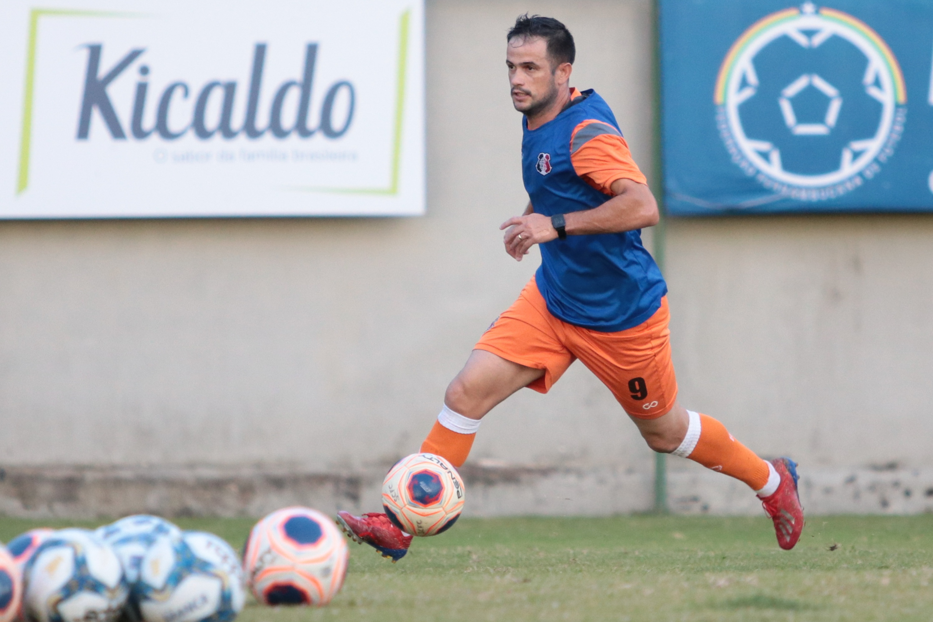 "Quem entrar vai estar representando o Santa Cruz", disse Pipico