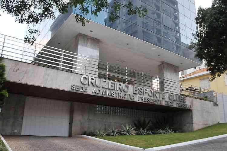 Cruzeiro tem endividamento líquido de cerca de R$ 800 milhões