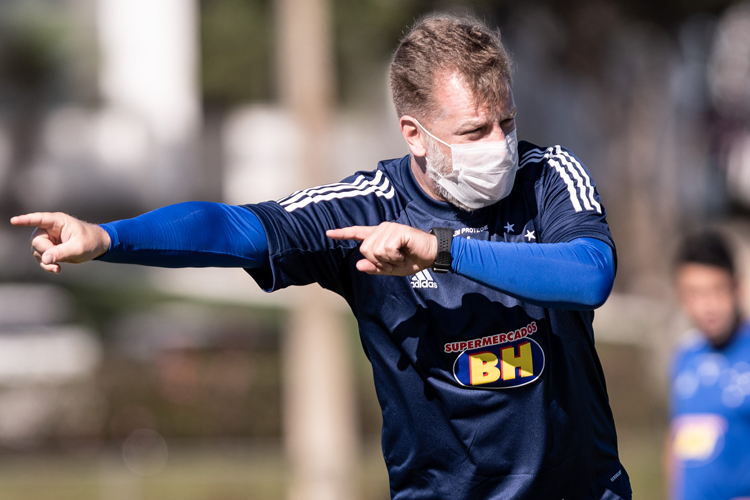 Edy Carlos comemorou evolução dos jogadores em trabalhos físicos