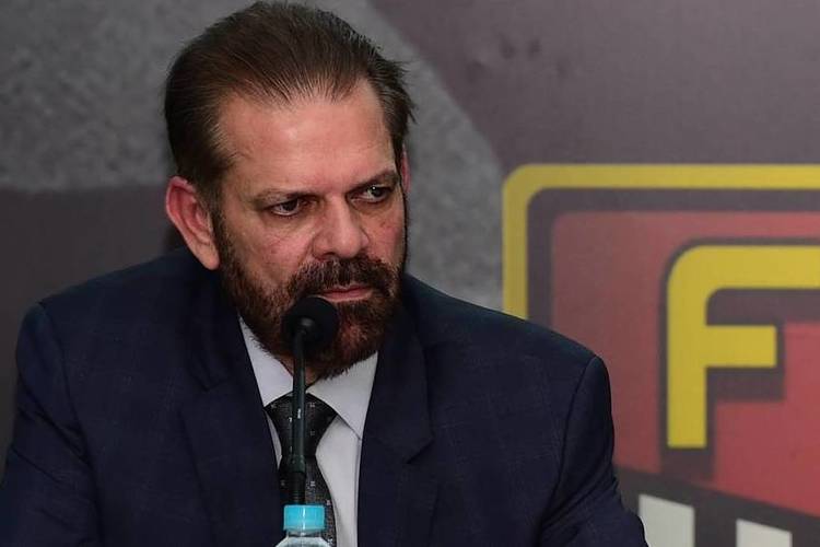 Presidente da FPF, Reinaldo Carneiro Bastos: no aguardo da liberação