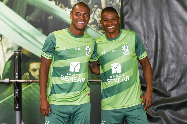 Rickson é visto como alternativa a Juninho no meio-campo