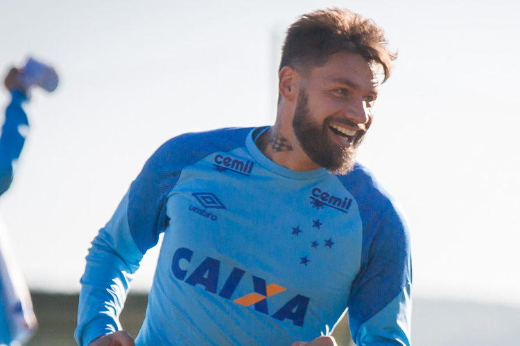 Rafael Sobis foi contratado pelo Cruzeiro em junho de 2016