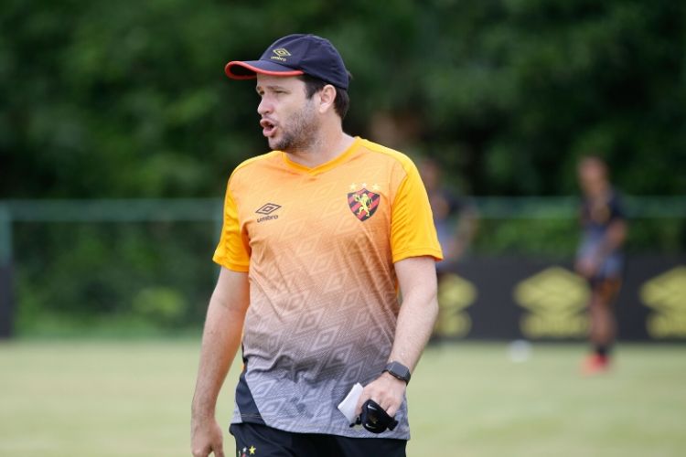 "Estávamos no campeonato, difícil entendermos o sistema sem tempo para trabalhar", disse Barcia