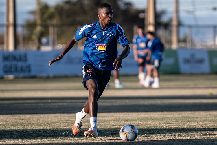 Cacá demonstra gratidão pelo Cruzeiro e pretende ser ídolo da torcida
