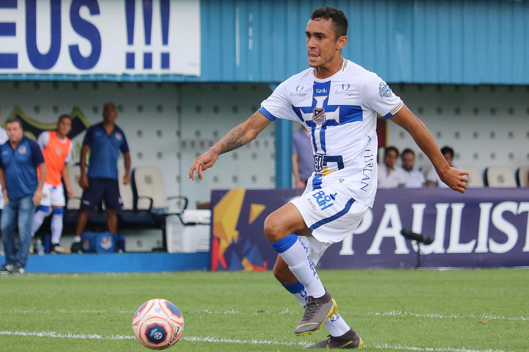 Meia de 22 anos fez dois gols no Paulistão 2020 pelo Água Santa