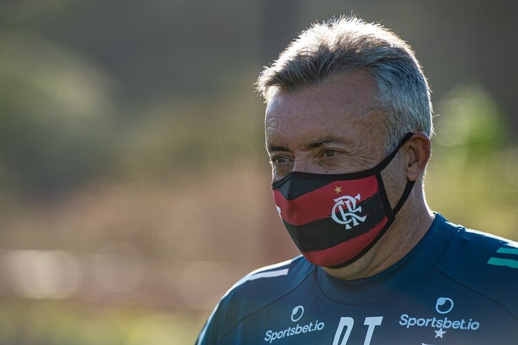 Domènec Torrent estreia no comando do Flamengo contra o Atlético