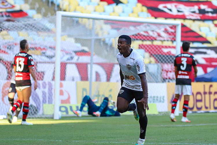 Surpresa na escala&ccedil;&atilde;o, Marquinhos participou do lance do gol da vit&oacute;ria no Rio/Pedro Souza/Atl&eacute;tico