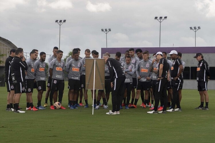 Delega&ccedil;&atilde;o embarcou nesta tarde de ter&ccedil;a-feira/Daniel Augusto Jr/Corinthians