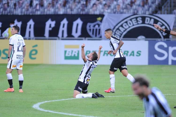 Atlético saiu atrás, mas virou o jogo e derrotou Corinthians no Mineirão