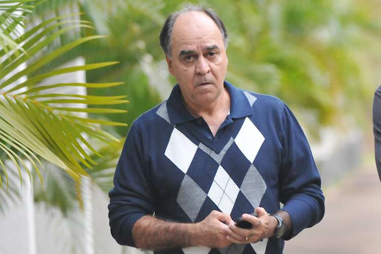 Demitido, Marcelo Oliveira se emocionou na despedida 
