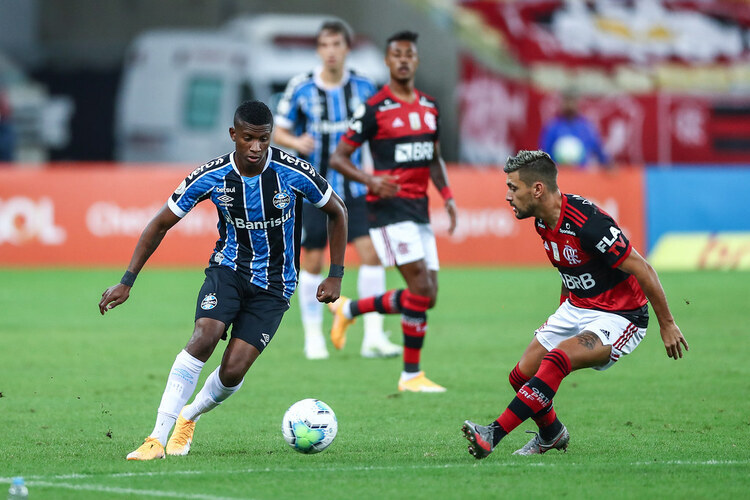 Grêmio esteve perto da vitória no Maracanã, mas o Flamengo buscou o empate no fim