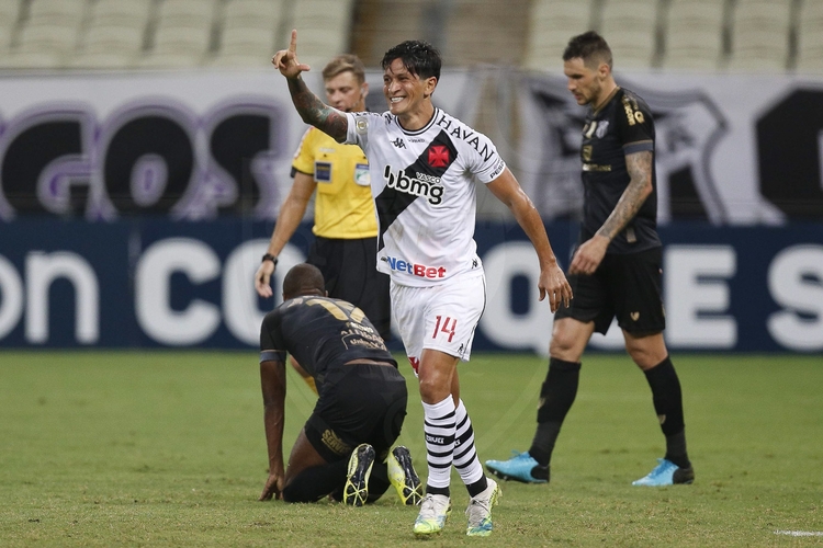 Artilheiro Germán Cano volta a festejar bem ao seu estilo: goleada e liderança