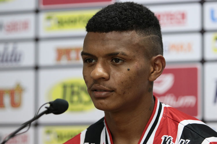 Negueba é visto como é visto como a principal esperança para a carência da equipe na ponta esquerda