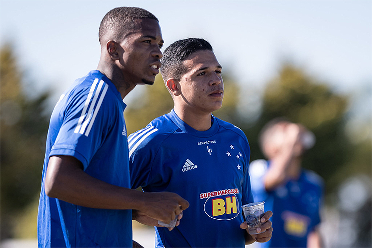 Cacá e Jadsom são frequentemente observados por outros clubes