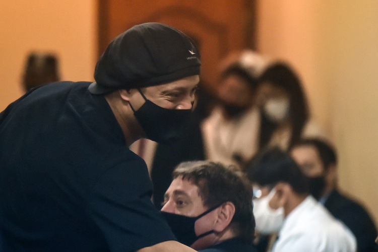 Ronaldinho no Palácio da Justiça em Assunção: solto após acordo