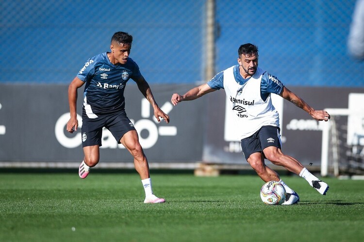 Everton e Robinho poderão atuar pelo Grêmio na decisão do Campeonato Gaúcho