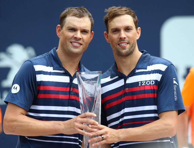 Ao longo de 22 anos de carreira foram 119 títulos, sendo 16 de Grand Slam. Eles ficaram por 438 semanas na liderança do ranking mundial da ATP e terminaram 10 temporadas como a melhor dupla do mundo