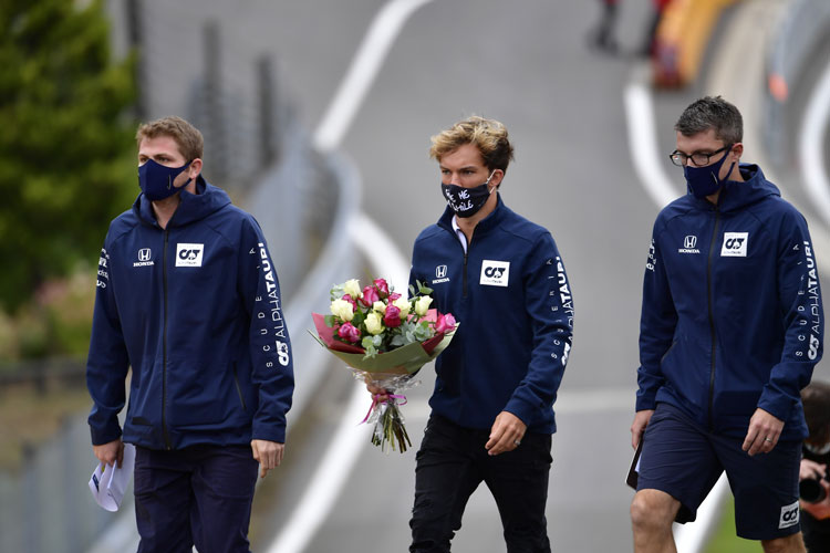 Francês Pierre Gasly (centro), da AlphaTauri, também falou com carinho de seu grande amigo
