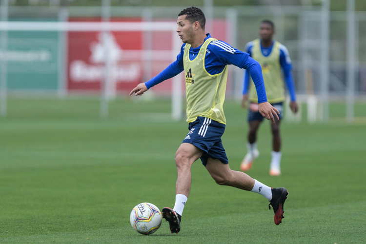 Cruzeiro fechou preparação com treino no Parque do Gigante, do Inter. Matheus Pereira (foto) será titular nesta quarta