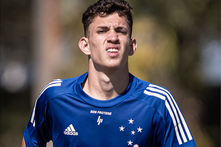 Stênio teve atuações discretas em seis jogos pelo Cruzeiro (Gustavo Aleixo/Cruzeiro) Stênio teve atuações discretas em seis jogos pelo Cruzeiro/Gustavo Aleixo/Cruzeiro