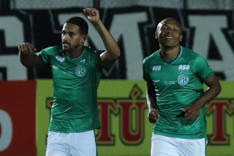 Júnior Todinho marcou os dois gols da virada do Bugre sobre o Fantasma