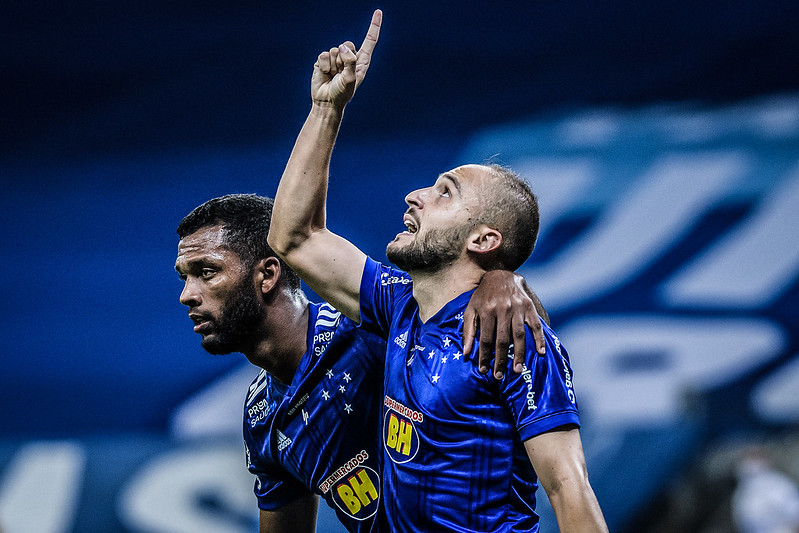 Régis marcou o gol do triunfo celeste sobre o Vitória por 1 a 0