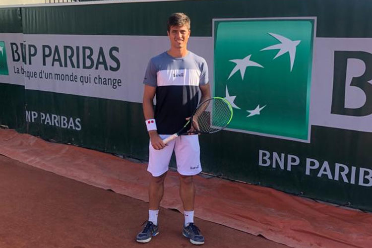 Aos 23 anos, o mineiro de Uberaba João Menezes ocupa a 189ª colocação, sendo o terceiro brasileiro no ranking da ATP