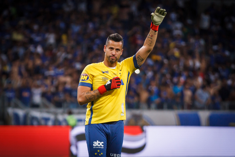 Fábio viveu momentos importantes no Cruzeiro com a camisa amarela