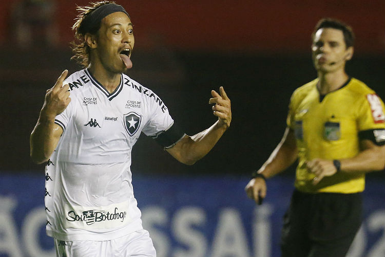 Honda abriu placar na vitória do Botafogo sobre Sport