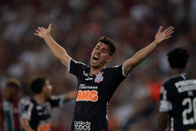 O zagueiro do Corinthians se lesionou no cl&aacute;ssico contra o Santos no Brasileir&atilde;o/AFP / MAURO PIMENTEL