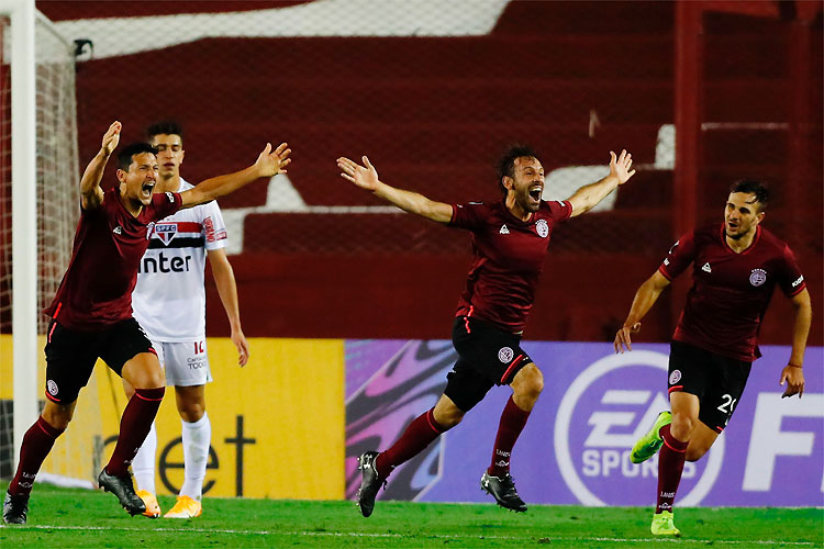 Facundo Quignón garantiu virada do Lanús nos acréscimos: São Paulo perdeu chances e teve gol anulado