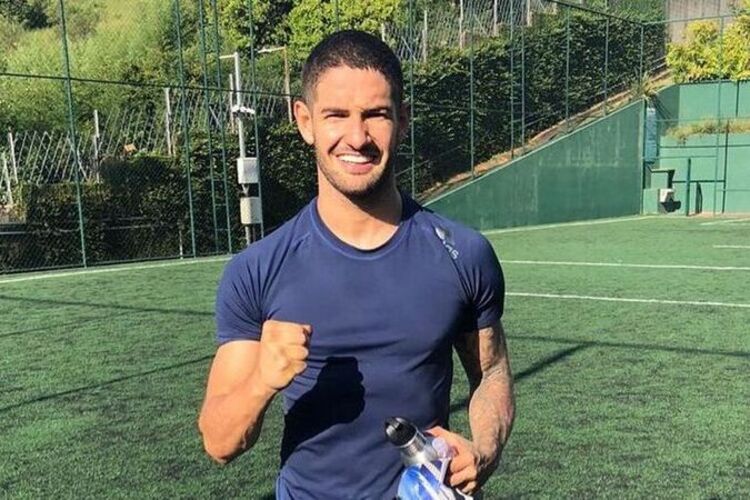 Pato está sem clube há dois meses