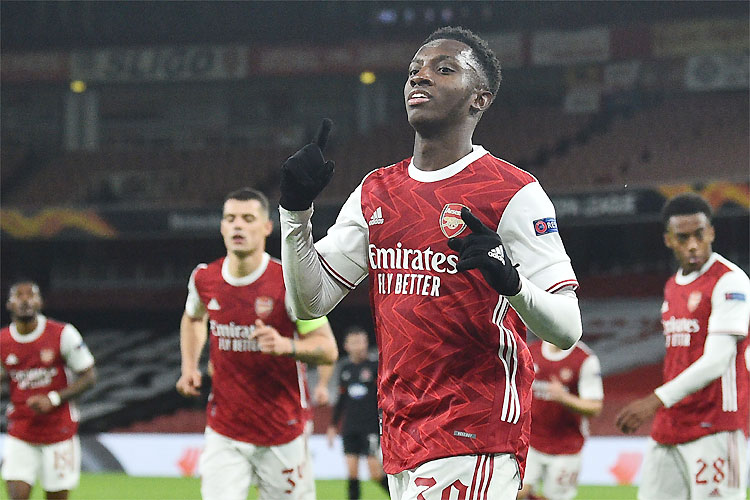 Atacante Nketiah abriu o placar na goleada do Arsenal no Emirates Stadium