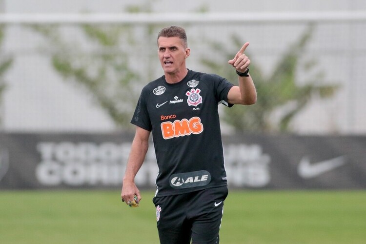 Técnico Vagner Mancini afirmou que mais jogadores podem deixar o elenco após dispensa de Sidcley