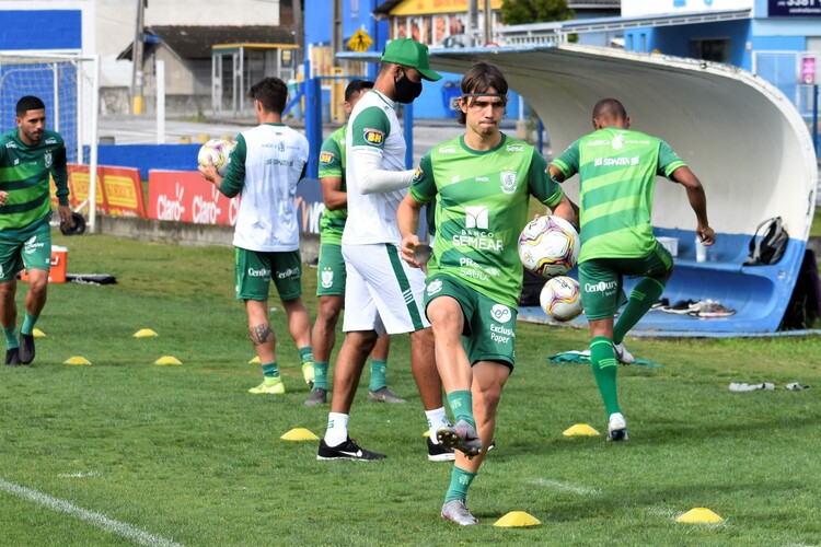 América treinou neste domingo, na Ressacada, em Florianópolis, após derrota para o Avaí