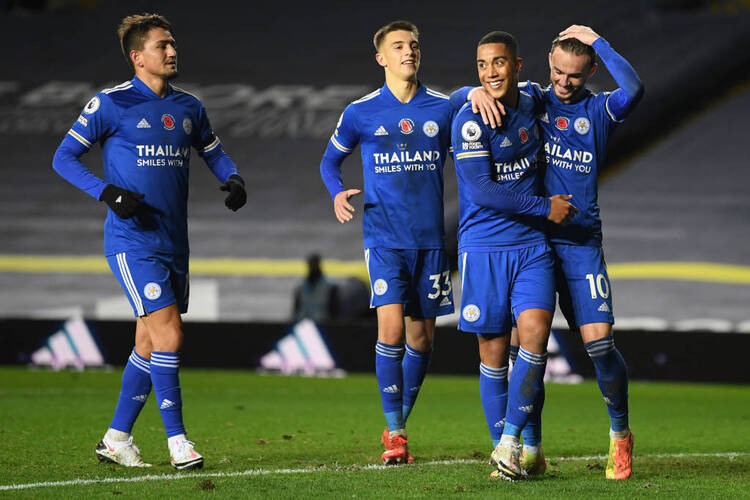 Leicester subiu para o segundo lugar, com 15 pontos, um a menos do que o líder Liverpool