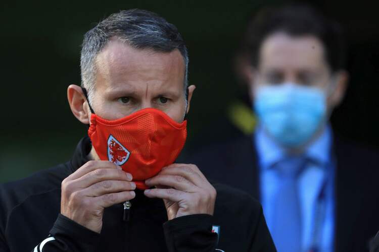 Giggs foi detido no domingo e liberado sob fiança na segunda-feira