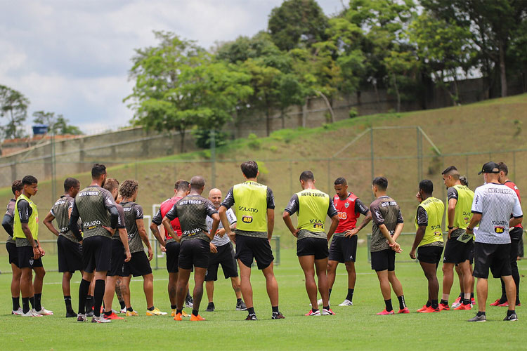 Galo tenta reabilitação no Campeonato Brasileiro contra o vice-líder Flamengo