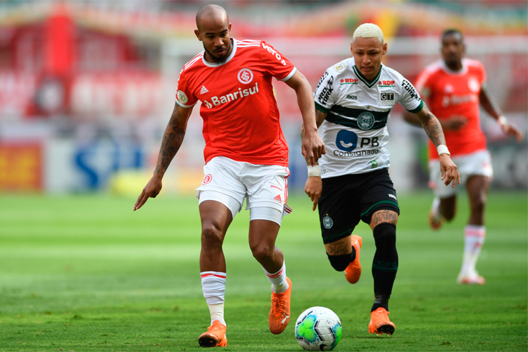 Internacional só empatou com Coritiba dentro de casa