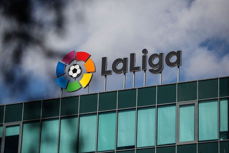 La Liga anunciou reduções no teto salarial dos clubes