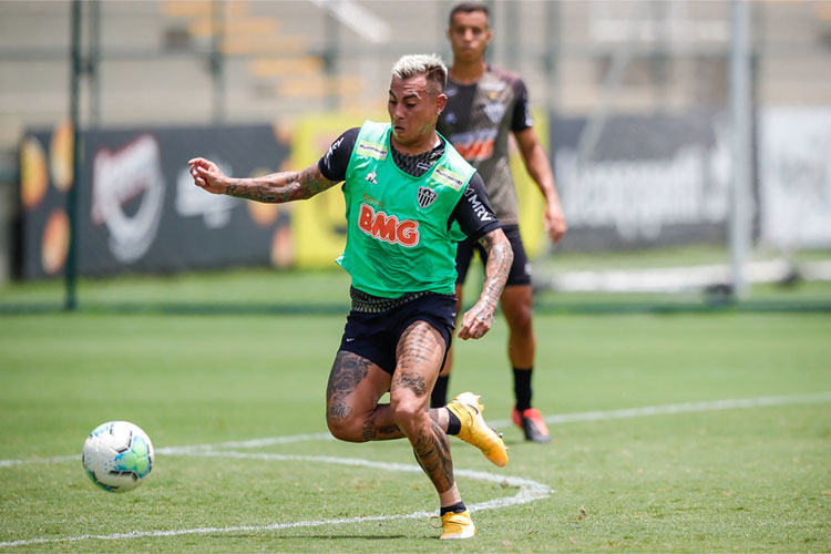 Chileno Eduardo Vargas vai defender o Galo pela primeira vez no Mineirão