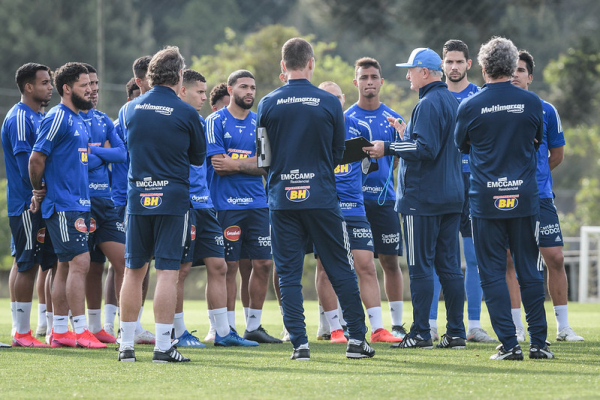 Felipão tenta reação do Cruzeiro na Série B
