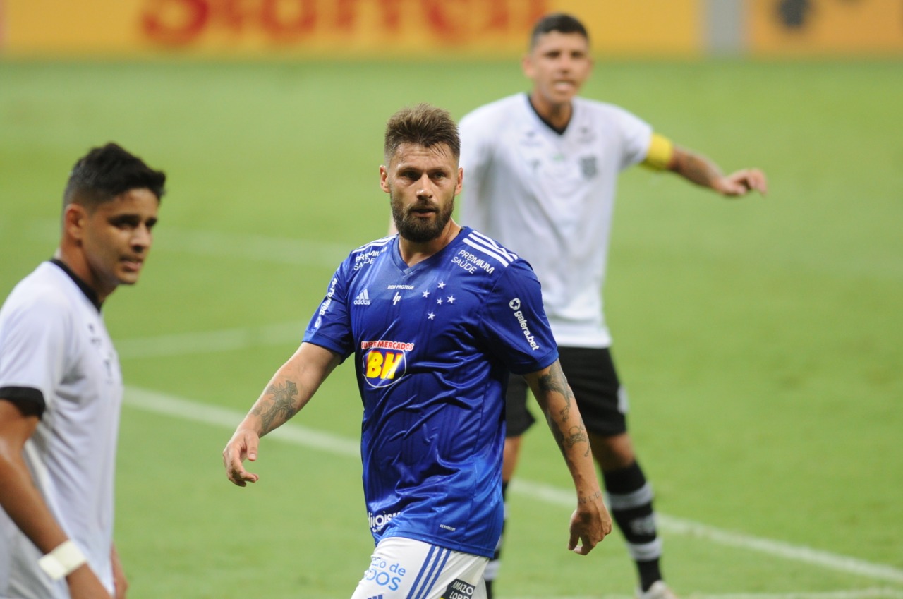 Rafael Sobis reestreou pelo Cruzeiro nesta sexta-feira