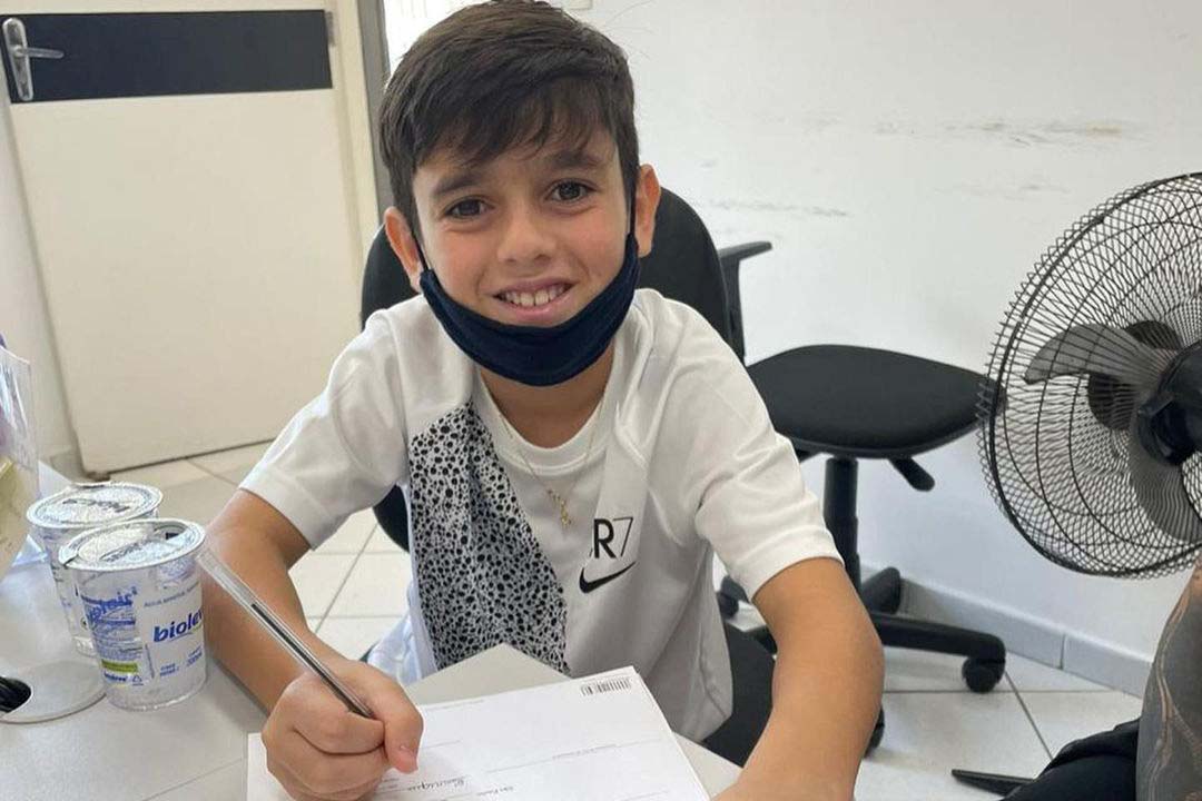 Henrique Lemos ser&aacute; jogador do sub-12 do Tim&atilde;o/Instagram/Henrique Lemos