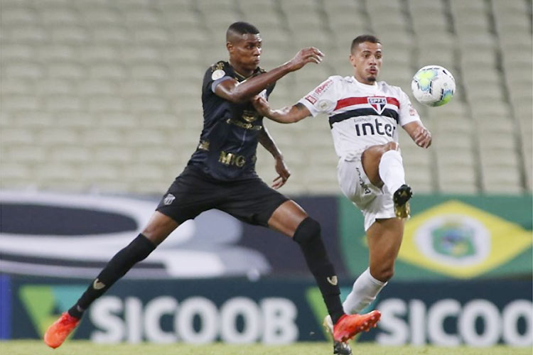 São Paulo questionou arbitragem após anulação do segundo gol e saiu com 1 a 1 do Castelão