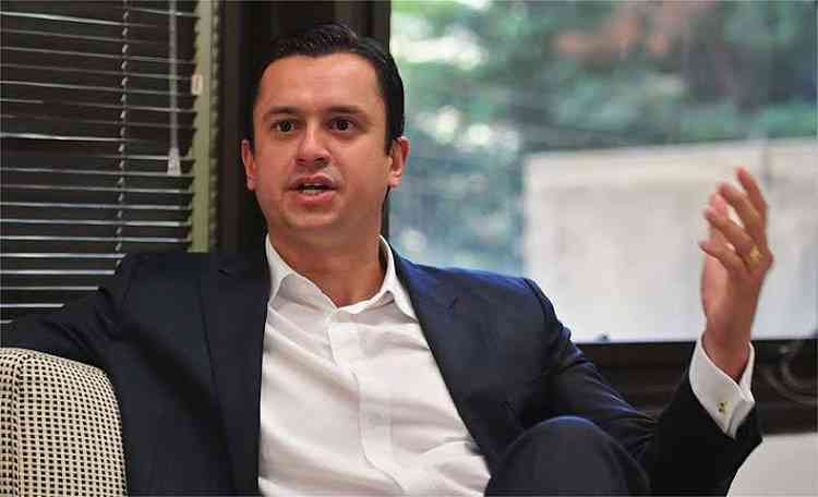 Sérgio Santos Rodrigues conta com apoio de importantes peças do elenco