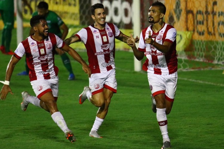 Bryan e Kieza foram decisivos marcando os gols da vitória alvirrubra