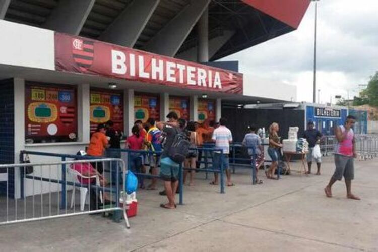 Flamengo terá de pagar indenização a torcedor botafoguense após problema em compra de ingressos no clássico disputado em março